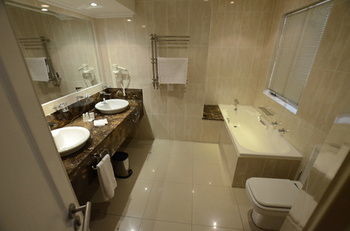Norscot Manor Guest Lodge Sandton Ngoại thất bức ảnh