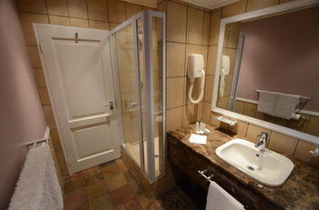 Norscot Manor Guest Lodge Sandton Ngoại thất bức ảnh