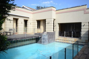 Norscot Manor Guest Lodge Sandton Ngoại thất bức ảnh